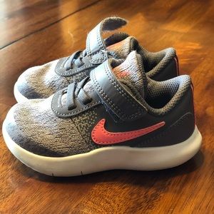 Toddler girls Nike Shoes